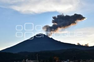 VOLCÁN POPOCATÉPETL . FUMAROLA