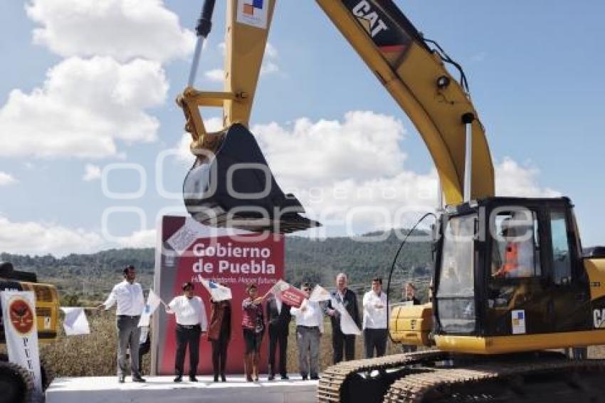 BANDERAZO AUTOPISTA CUAPIAXTLA - CUACNOPALAN