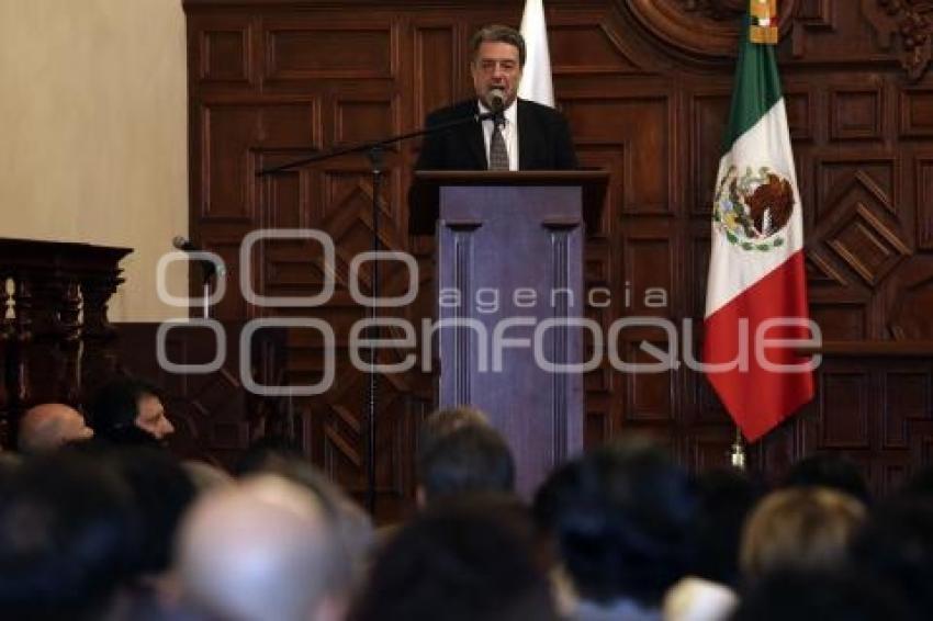 BUAP . HOMENAJE PÓSTUMO JAIME KRAVZOV