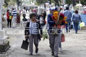 PANTEÓN . DÍA DE MUERTOS