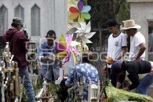 PANTEÓN . DÍA DE MUERTOS