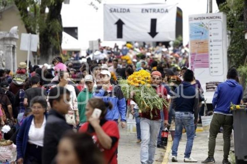 PANTEÓN . DÍA DE MUERTOS