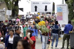 PANTEÓN . DÍA DE MUERTOS