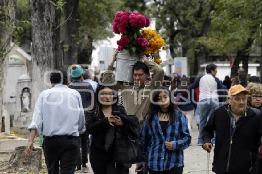 PANTEÓN . DÍA DE MUERTOS