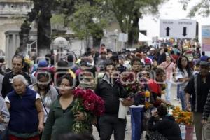 PANTEÓN . DÍA DE MUERTOS