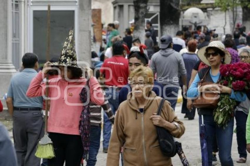 PANTEÓN . DÍA DE MUERTOS