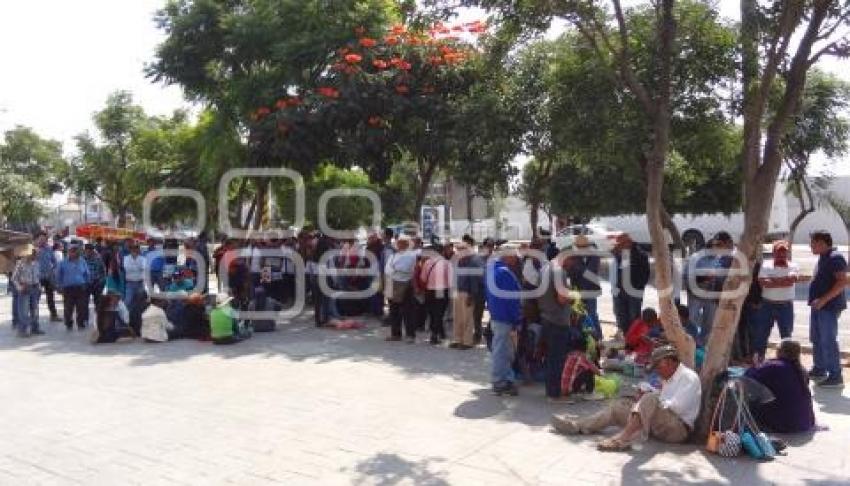 TEHUACÁN . PLANTÓN CASA DE JUSTICIA