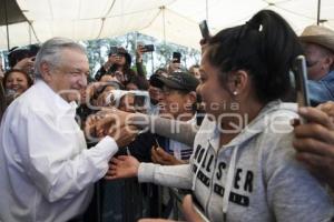 PRESIDENCIA . GIRA EN CANOA