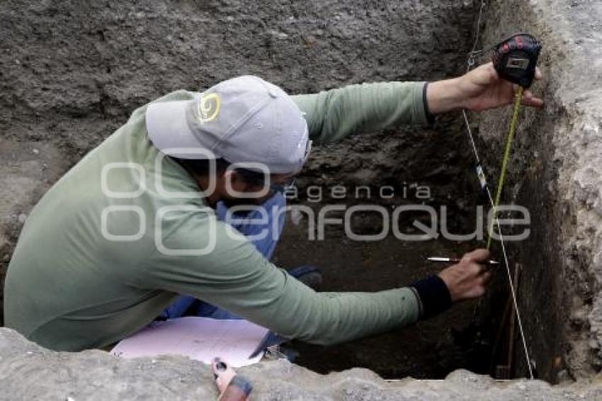 CHOLULA . ENTIERROS PREHISPÁNICOS