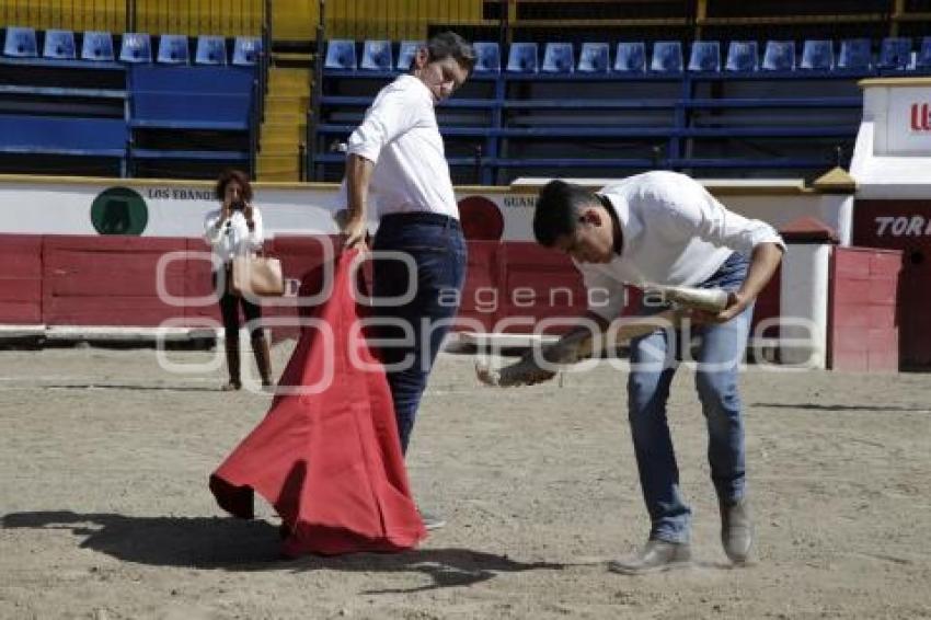 TOROS . CONVIVENCIA MATADORES