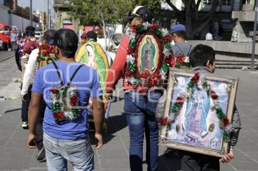 PEREGRINOS  A LA BASILICA