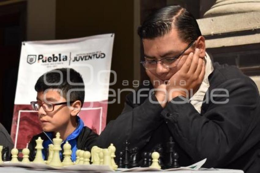 SIMULTÁNEA DE AJEDREZ