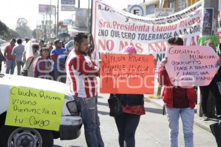 MANIFESTACIÓN . PLAZA LOS GALLOS