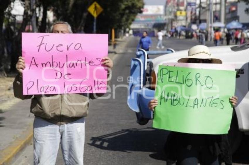 MANIFESTACIÓN . PLAZA LOS GALLOS