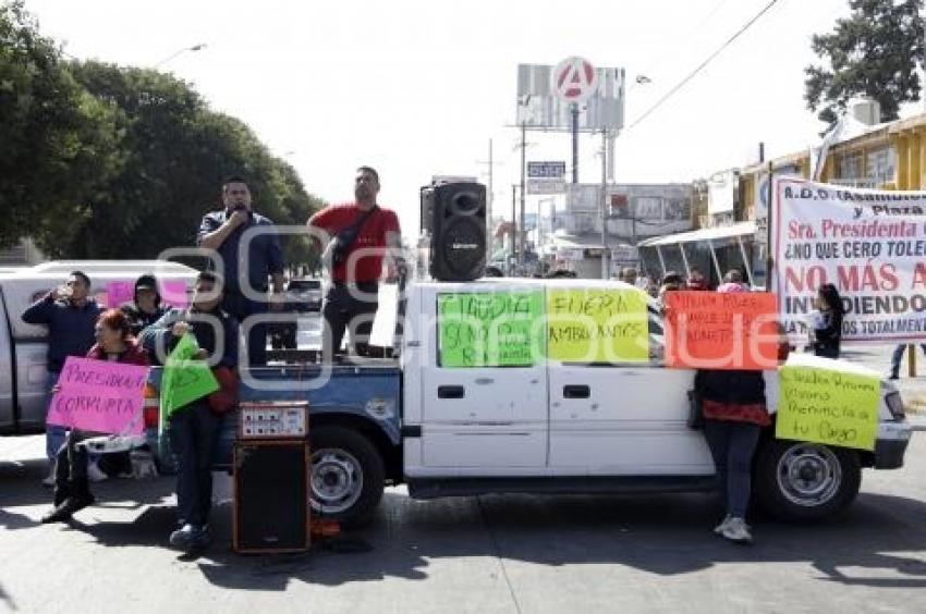 MANIFESTACIÓN . PLAZA LOS GALLOS