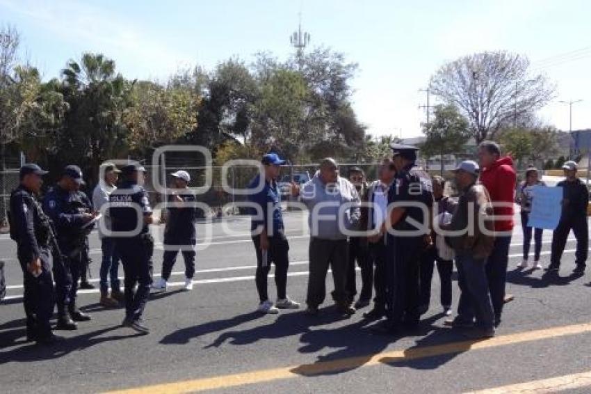 BLOQUEO CARRETERA CUACNOPALAN