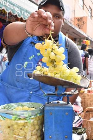 UVAS . AÑO NUEVO