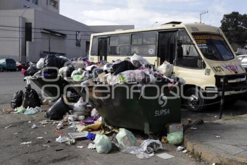 AÑO NUEVO . BASURA