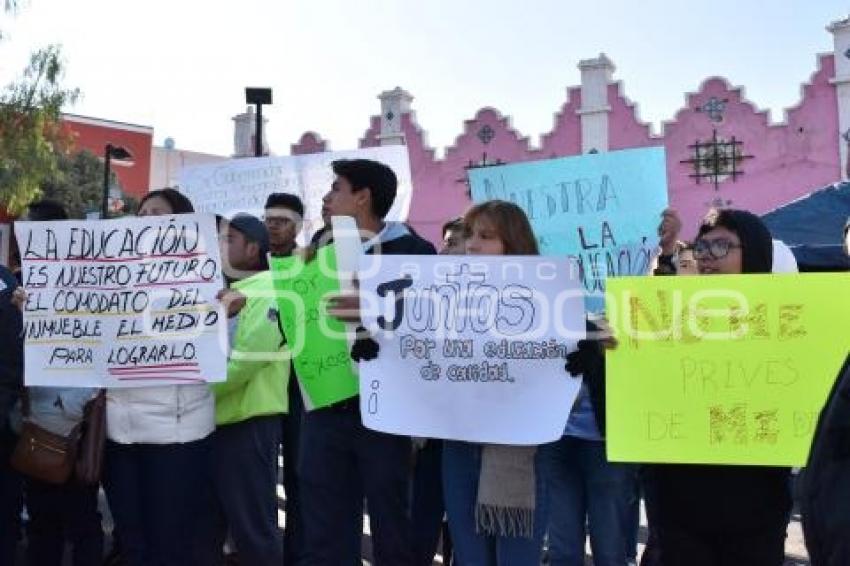 MANIFESTACIÓN CASA AGUAYO