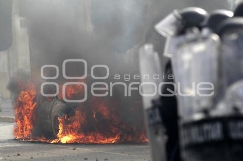 AMOZOC . PROTESTA POBLADORES