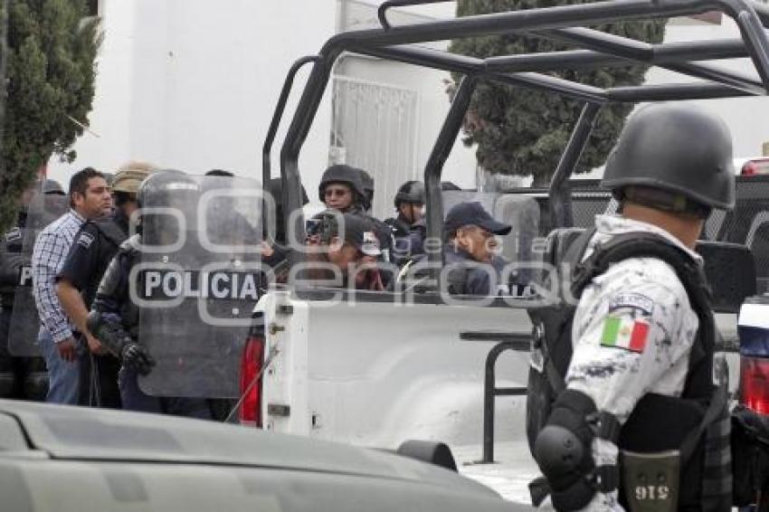 AMOZOC . PROTESTA POBLADORES