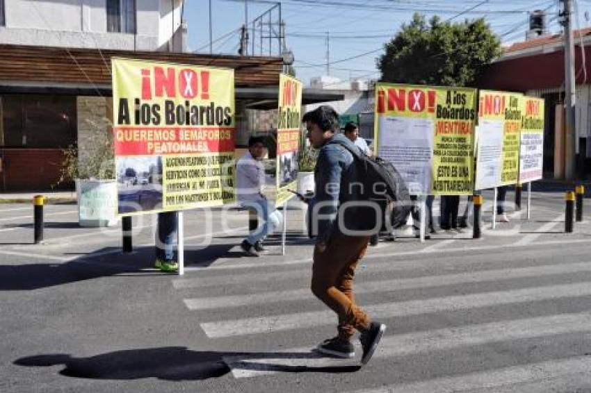 MANIFESTACIÓN BOLARDOS