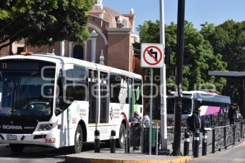 SEÑALÉTICA . VUELTA IZQUIERDA