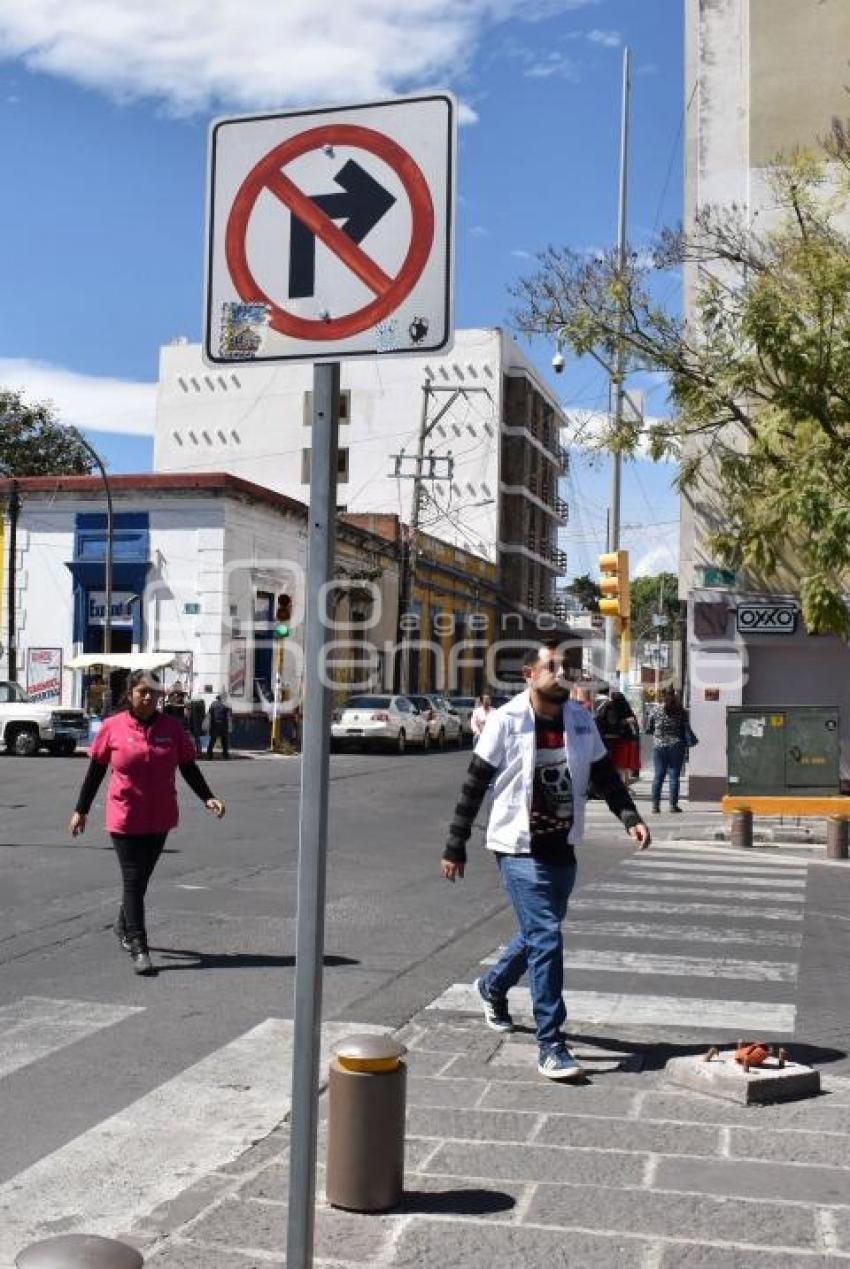 SEÑALÉTICA . VUELTA DERECHA