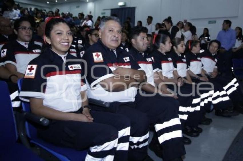 CRUZ ROJA . GRADUACIÓN TUM