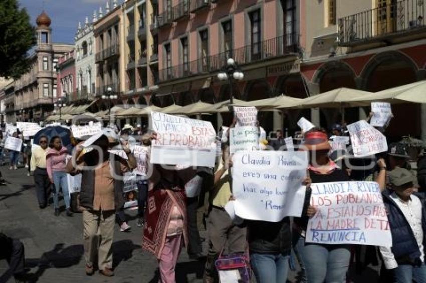 MANIFESTACIÓN CONTRA ALCALDESA