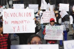 MANIFESTACIÓN CONTRA ALCALDESA