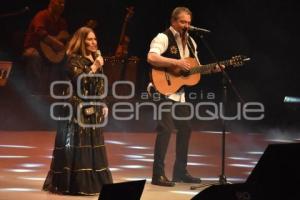 CONCIERTO . RAÚL ORNELAS Y TANIA LIBERTAD