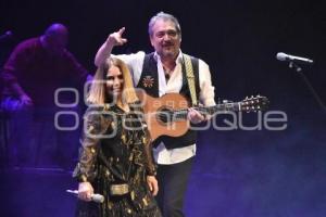 CONCIERTO . RAÚL ORNELAS Y TANIA LIBERTAD