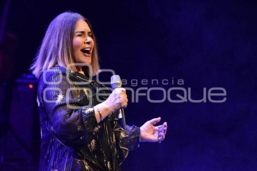 CONCIERTO . RAÚL ORNELAS Y TANIA LIBERTAD