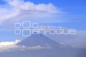 VOLCÁN POPOCATÉPETL . FUMAROLA