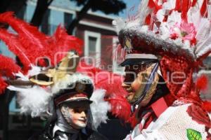 DESFILE DE HUEHUES