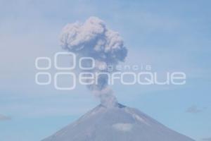 VOLCÁN POPOCATÉPETL . FUMAROLA