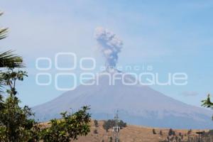 VOLCÁN POPOCATÉPETL . FUMAROLA