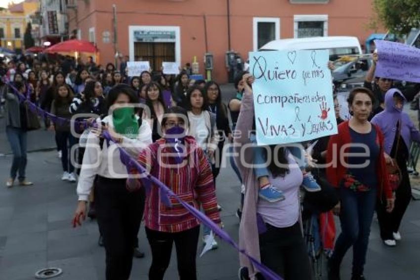 MARCHA CONTRA FEMINICIDIOS INFANTILES