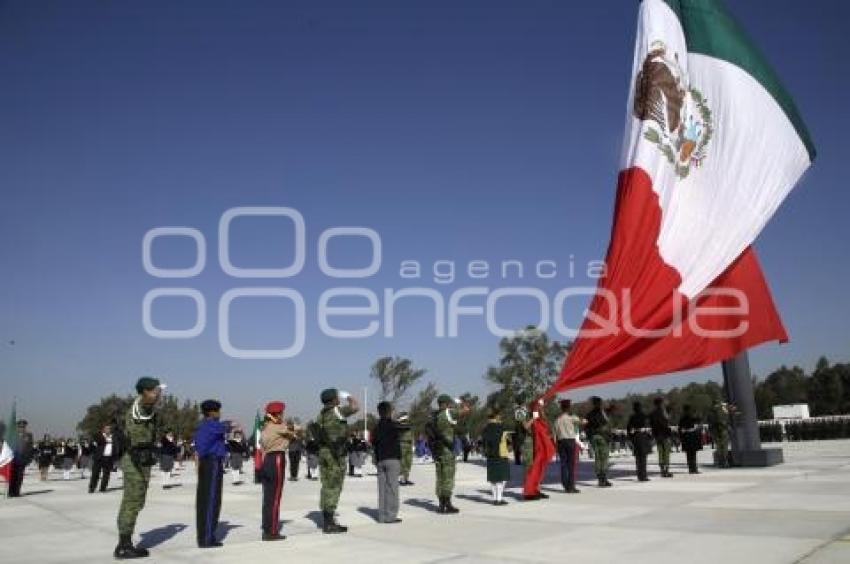 EJÉRCITO . CEREMONIA DÍA BANDERA