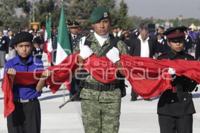 EJÉRCITO . CEREMONIA DÍA BANDERA