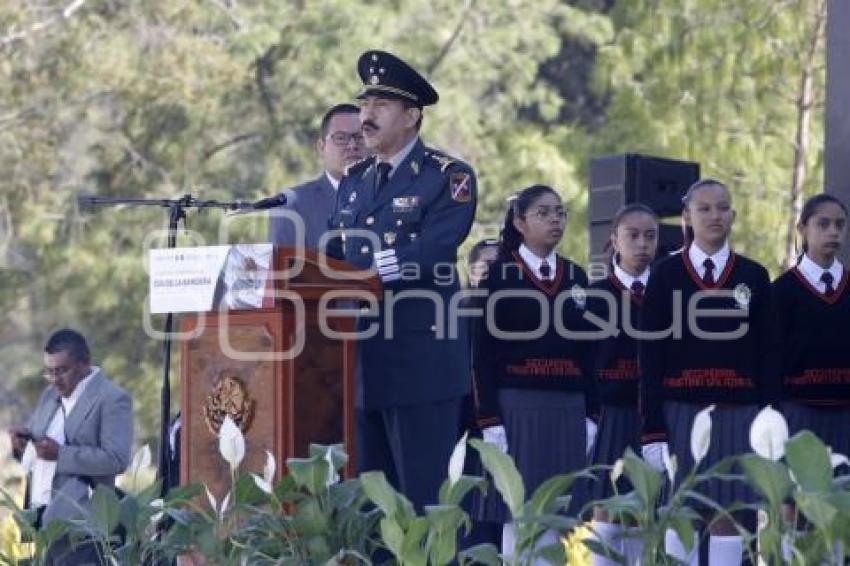 EJÉRCITO . CEREMONIA DÍA BANDERA