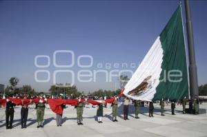 EJÉRCITO . CEREMONIA DÍA BANDERA