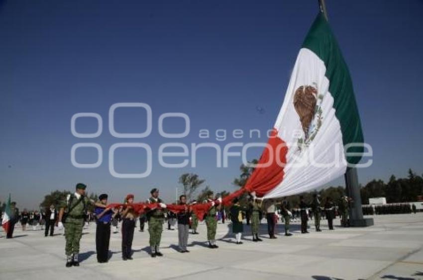 EJÉRCITO . CEREMONIA DÍA BANDERA