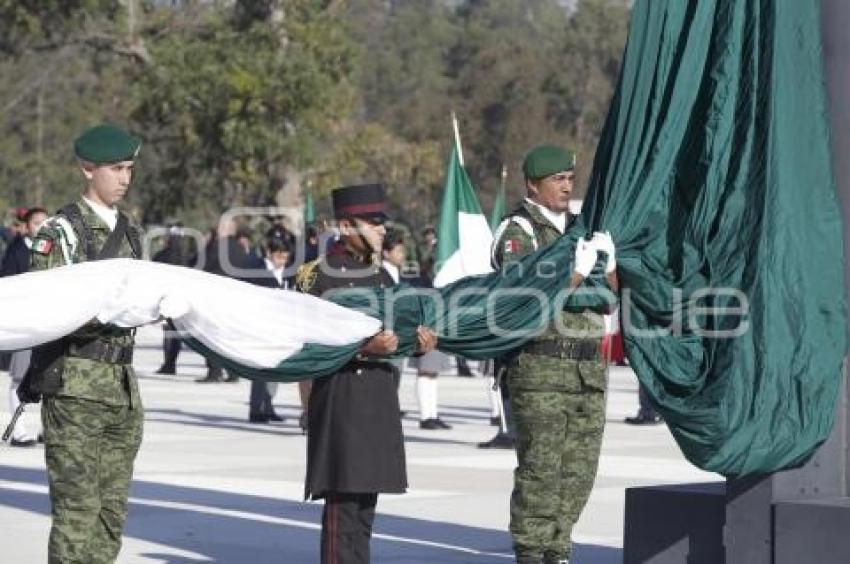 EJÉRCITO . CEREMONIA DÍA BANDERA