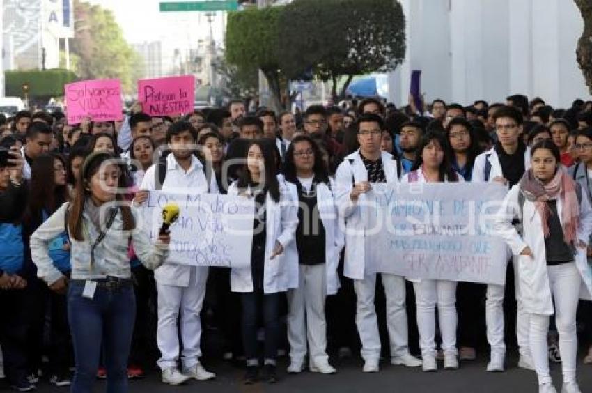 MANIFESTACIÓN ESTUDIANTES MEDICINA
