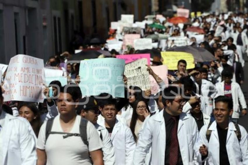 MANIFESTACIÓN ESTUDIANTES MEDICINA