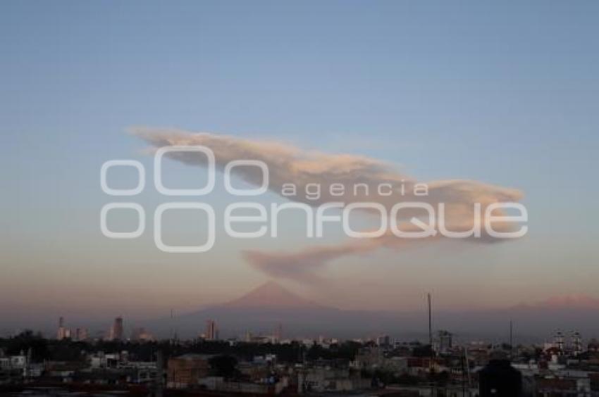 VOLCÁN POPOCATÉPETL . FUMAROLA