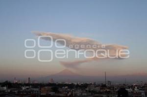 VOLCÁN POPOCATÉPETL . FUMAROLA