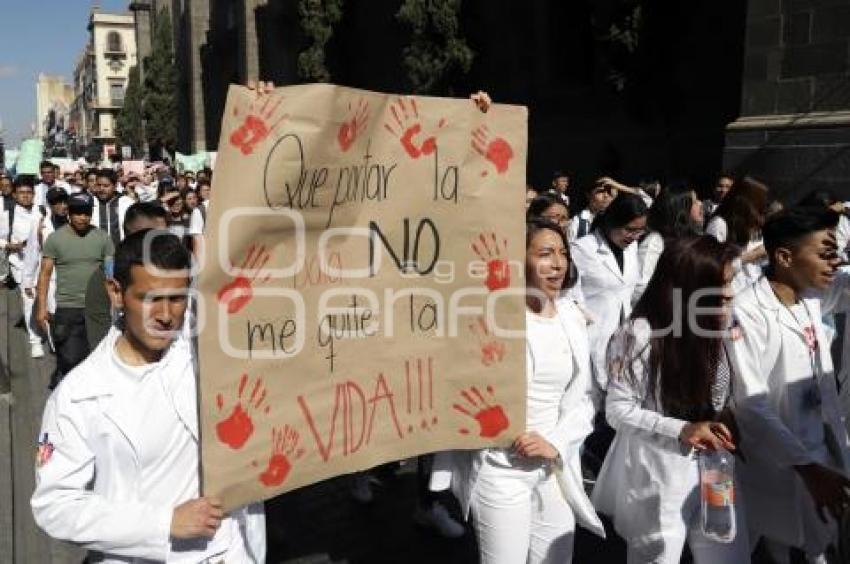 MANIFESTACIÓN ESTUDIANTES MEDICINA